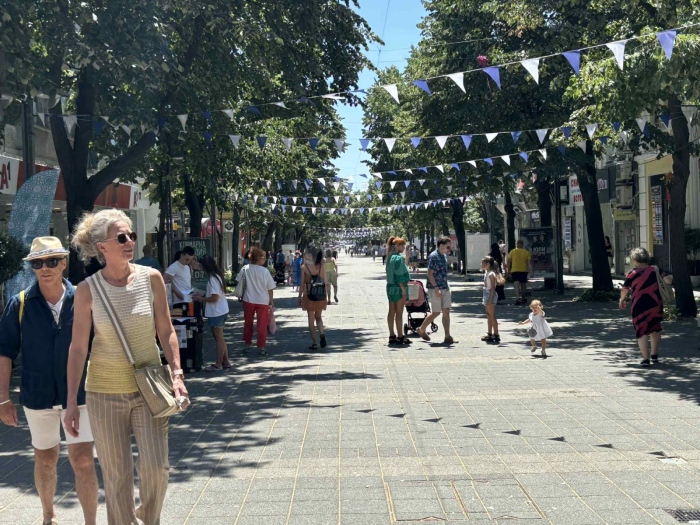 Жълт код за жеги в цялата страна, но бургазлии не се плашат
