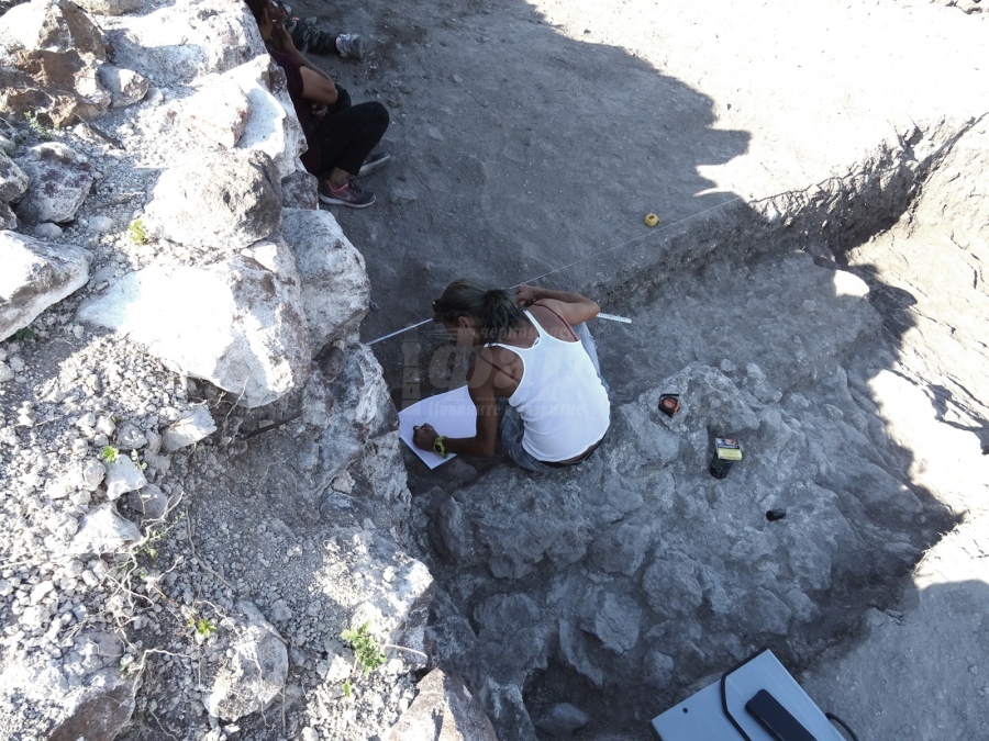 Проучват западната крепостна стена на Русокастро