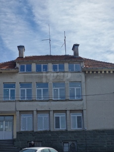 Започна обновяването на административната сграда в село Трояново