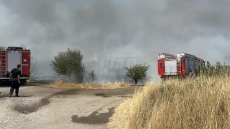 Пожар в района на вилна зона „Острица 2“, евакуират хора