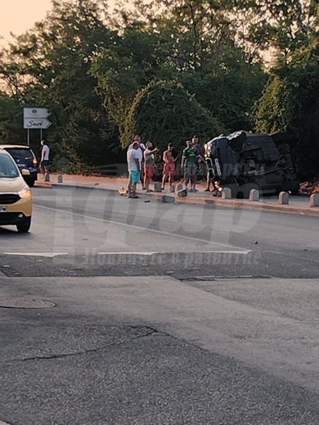 Шофьор с БМВ катастрофира зрелищно в Несебър