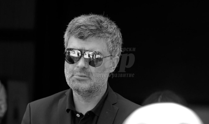 Тодор Славков се самоубил с изстрел в главата