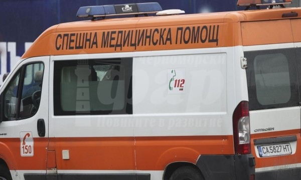 Млада жена загина при тежка катастрофа край Бургас, шофьорът е ранен