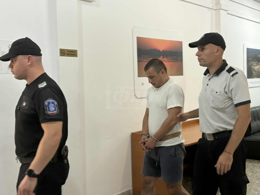 Съдът остави в ареста мъжа, намушкал минувач на бургаска улица 
