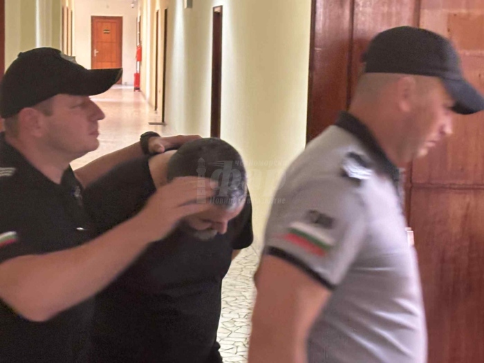 Гледат мярката на обвиняем за притежание и разпространение на наркотици 