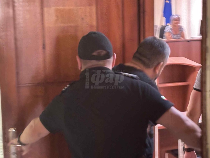 Постоянен арест за мъжа, обвинен за притежание и разпространение на наркотици