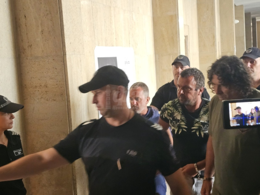 Обвиняемите за смъртта на 8-годишния Иван протестират мерките си