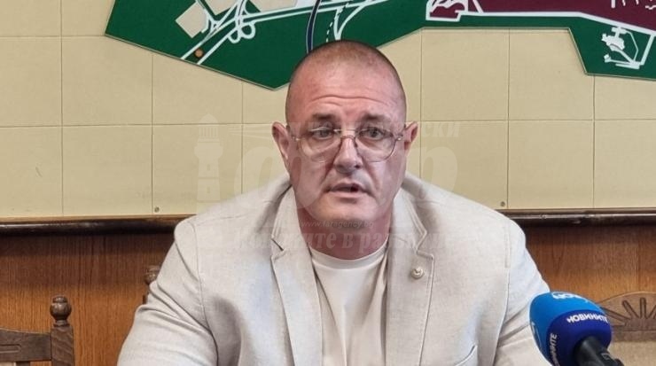 Прокуратурата ще иска постоянен арест за четиримата обвиняеми, пребили шефа на полицията в Русе 