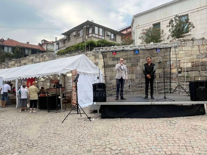 Фестивалът „Вино и любов“ бе открит в Созопол