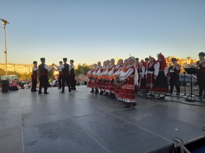С пъстро хоро „Меден рудник“ отбеляза своя празник