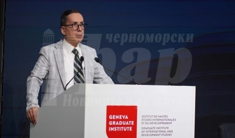 Бургазлията Никълъс Кралев ще представи книгата си „Дипломатическите умения“