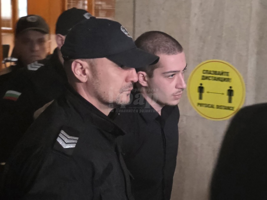 Никола с АТВ-то иска навън срещу пари или с гривна, за да завърши образованието си