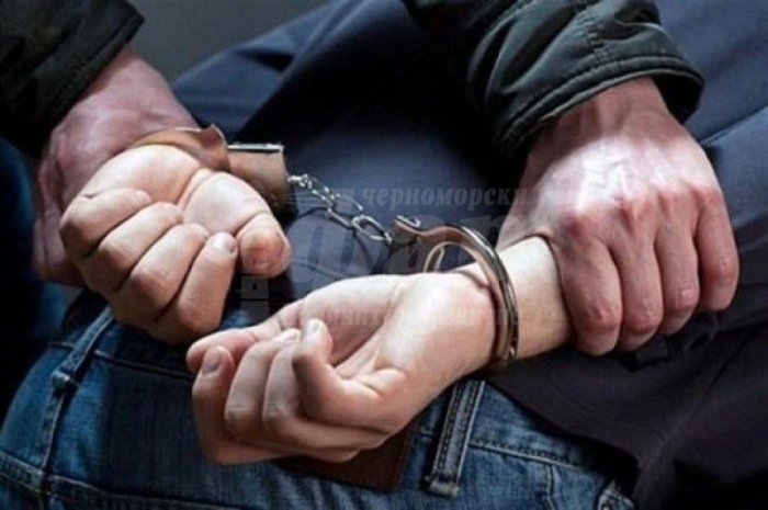 Задържаха двама в Ахтопол за жесток побой - запалили и краката на жертвата