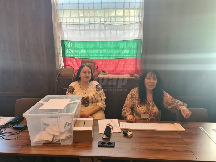 Директно от Франция за „Черноморски фар“: висока избирателна активност в Рен още от сутринта