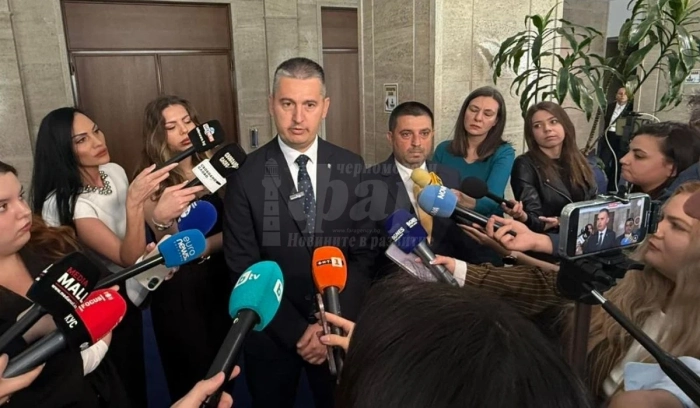 “Възраждане” с подписка за искане на местен  референдум за бежанския лагер в Средец