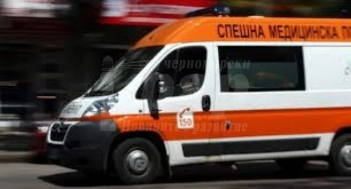 Моторист е с опасност за живота след катастрофа край Съединение