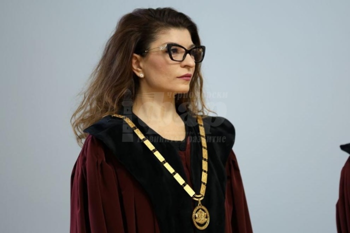 Десислава Атанасова: Не съм пътувала с частен полет до Дубай с Пеевски 