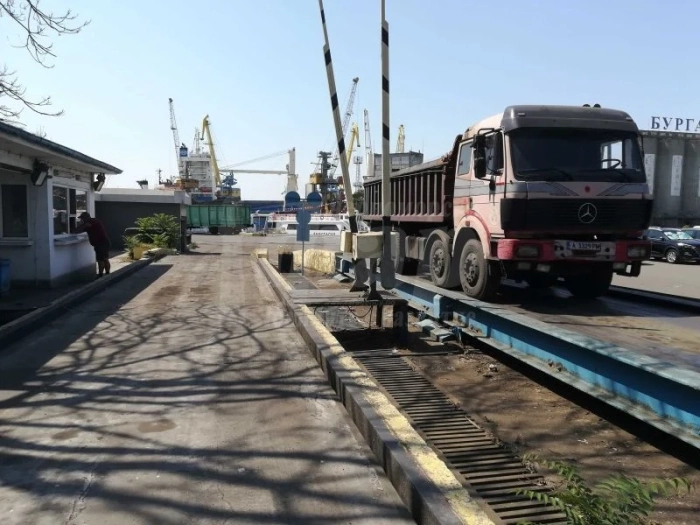 Засилват контрола върху товарните автомобили на Пристанище Бургас