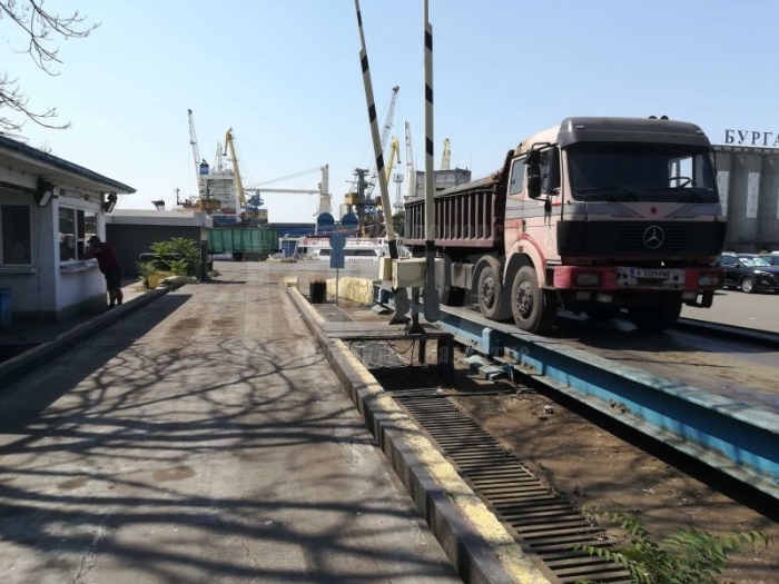 Засилват контрола върху товарните автомобили на Пристанище Бургас