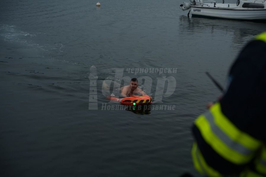 Царево представи първия дистанционно управляем спасителен буй, закупен от българска община