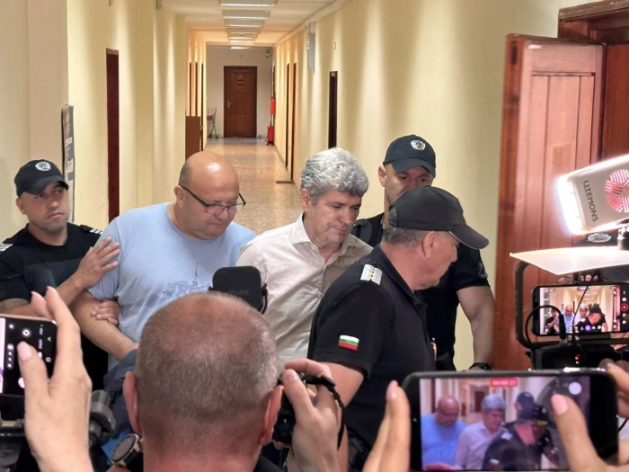 Апелативният съд в Бургас решава дали обвиняемите от ВиК-Бургас ще останат в ареста