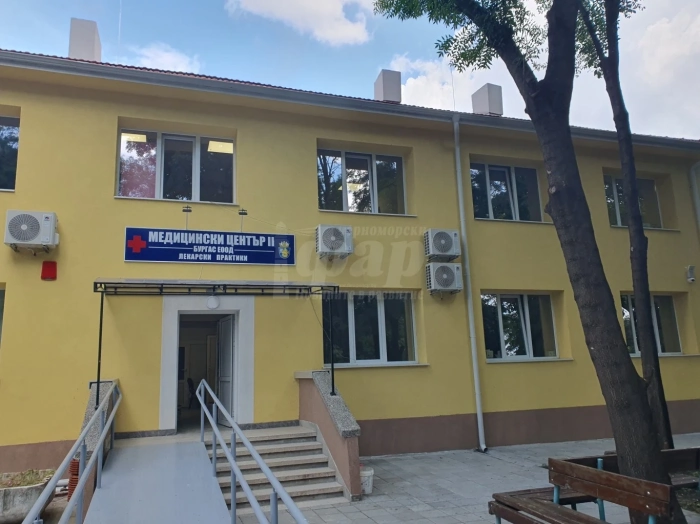 Ремонтът на медицинския център в кв. „Долно Езерово“ е към своя край