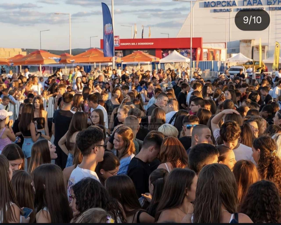 Първото куче робот в България пристига на Teen Boom Fest